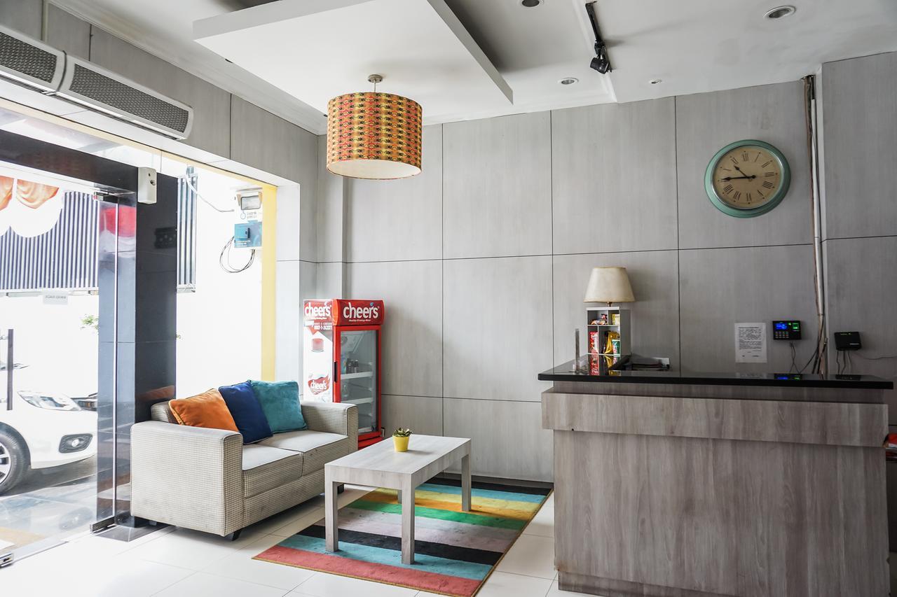 Oyo 119 Belvena Hotel Джакарта Экстерьер фото