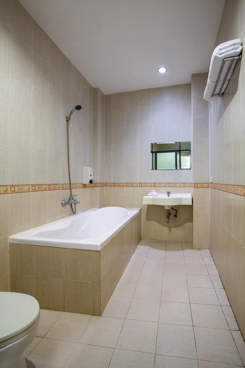 Oyo 119 Belvena Hotel Джакарта Экстерьер фото