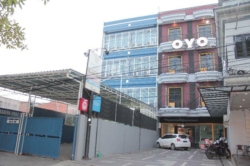 Oyo 119 Belvena Hotel Джакарта Экстерьер фото